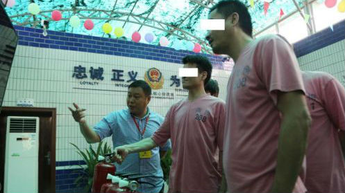 南山警方把“消防大讲堂”搬进了拘留所