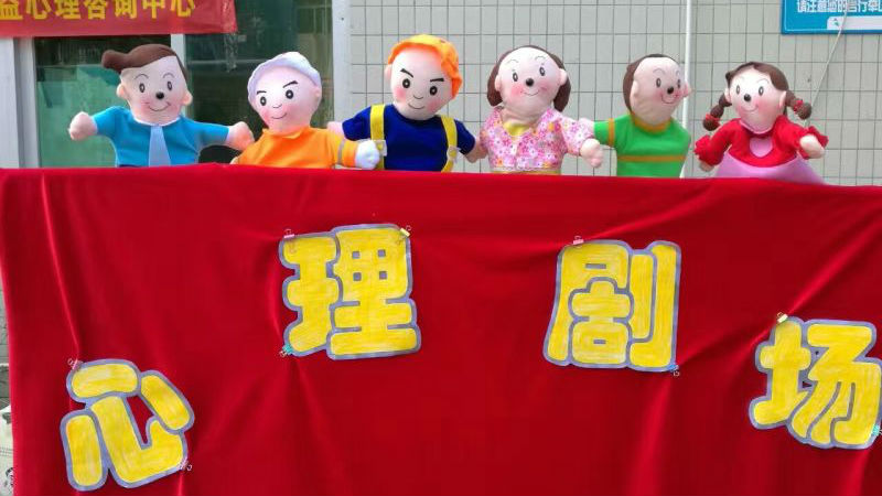 龙华新区中秋为劳务工送出心灵关爱