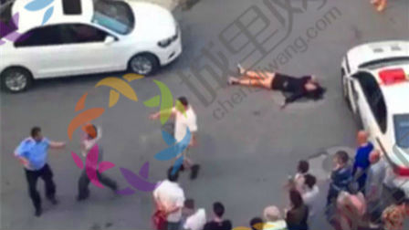 醉酒夫妻太凶残！打前妻袭警抢枪踢民警下体