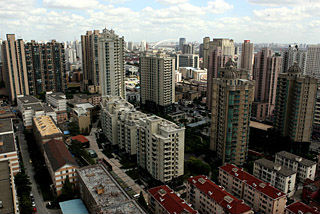 毕业季深圳房租“逆市”下跌，“城中村”模式供应低价房