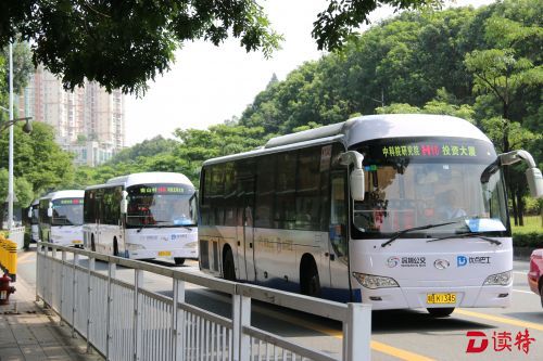 主图：巴士集团推出“优点巴士”细分定制巴士服务（深圳特区报记者刘羽洁通讯员陈玉强摄）