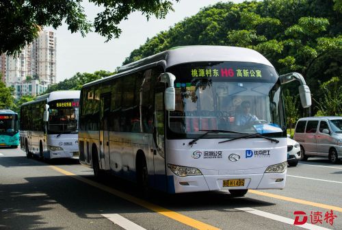 优点巴士成为深圳街头的靓丽风景线。3