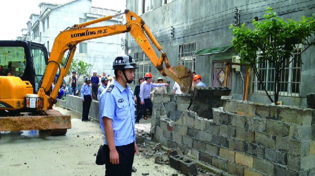 大鹏新区拆除万平违法建筑