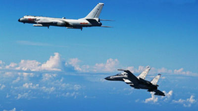 中国空军40多架各型战机前出西太平洋