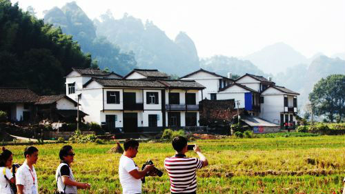 湖南崀山，是啥吸引全国老记都来这里？