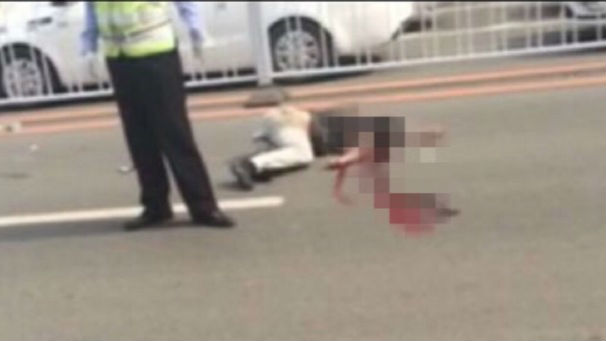 沈阳女司机开宝马冲进人群 一死七伤