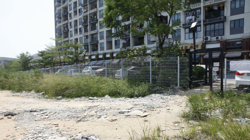 抄泥泞小路还是绕远路？福城招商锦绣观园居民出行难