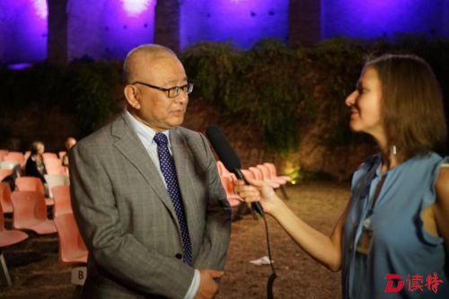 聂冰团长在斯福尔扎古堡接受意大利电视台记者采访