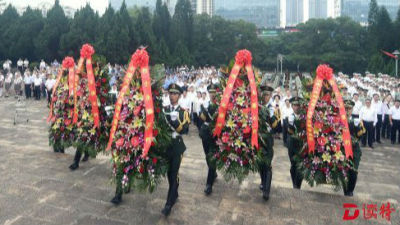 深圳各界向烈士纪念碑敬献花篮