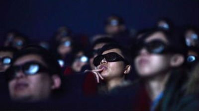 票房屡创新高：资本缘何偏爱电影产业？