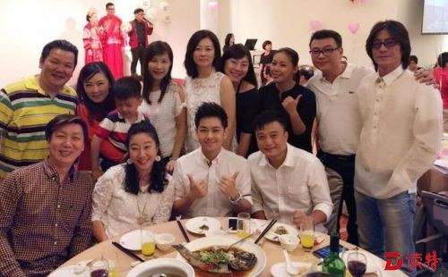 林志颖与高中同学聚会合照 除了他所有人都变老