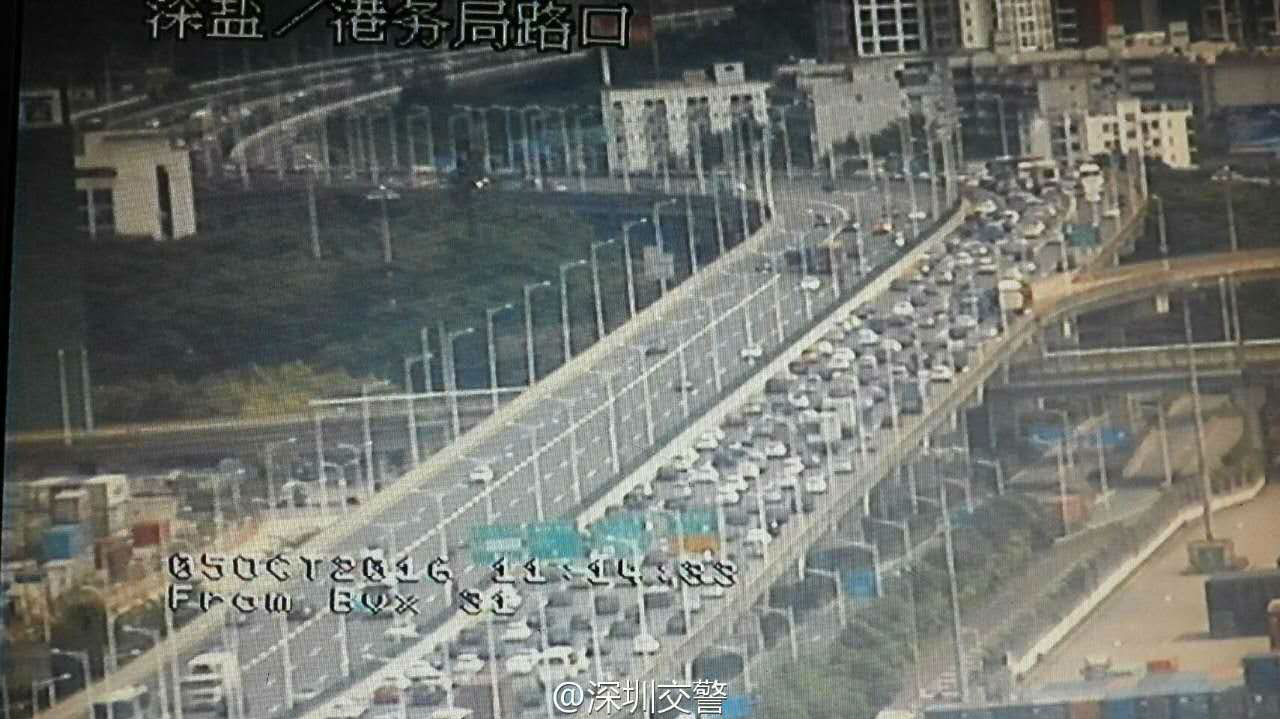 6日返深高峰将至 交警提醒车主错峰出行
