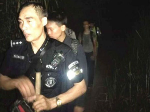 4名学生羊台山迷路  石岩民警冒雨搜救成功