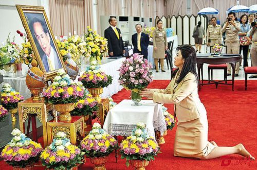 人民心中的“庇护神”  泰王蒲密蓬的传奇一生