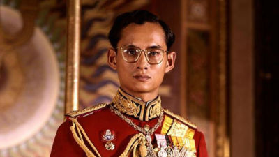 泰王逝世留政治难题 至高地位难复制
