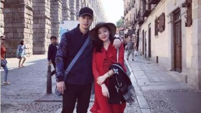 马龙首度公开恋情 力挺女友反击流言