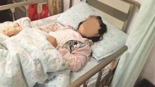 盐城警方：女孩吃螃蟹柿子后致一死一伤情况不实