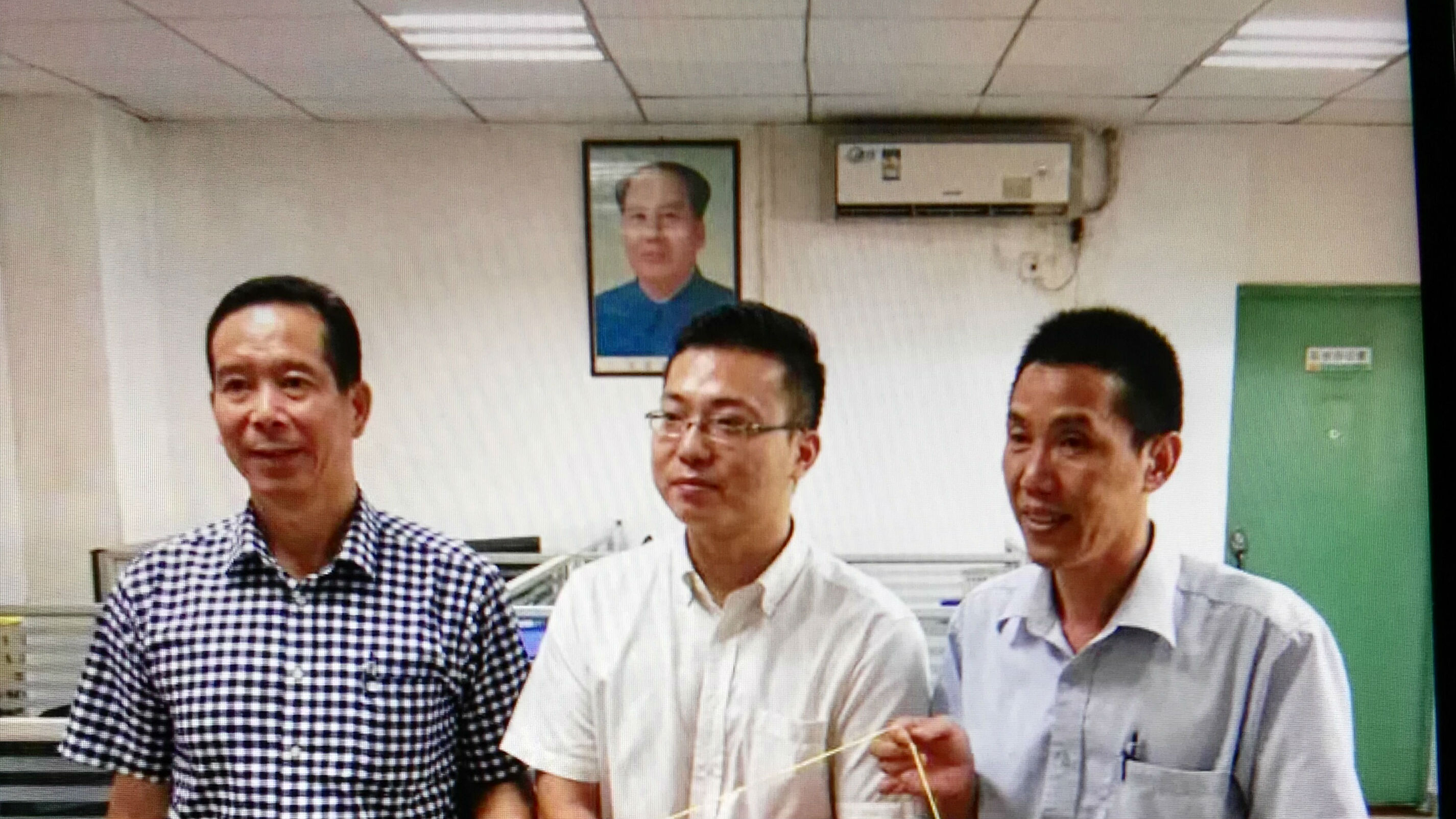 糟！电脑落公交车上了！赞！司机物归原主