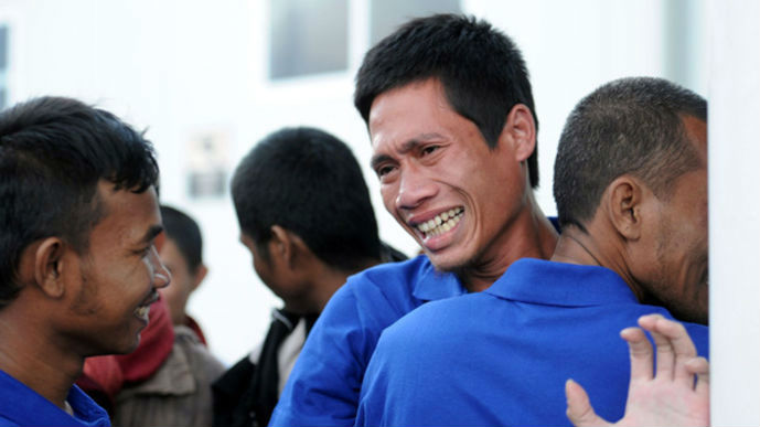 遭索马里海盗劫持的中国船员获救回到广州