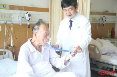 港大深圳医院为91岁老翁切肺癌 全球罕见