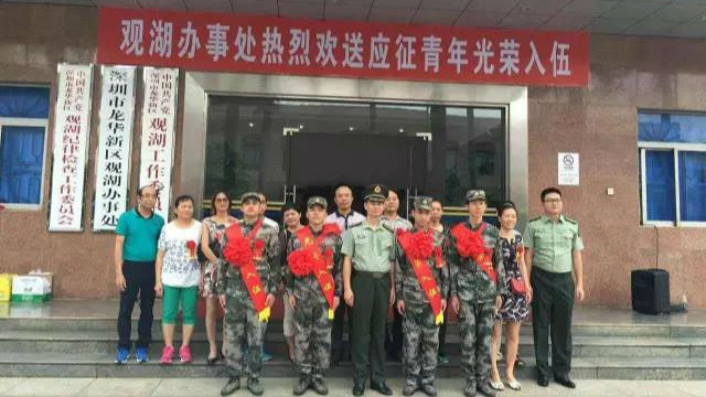 把孩子交给部队很放心！听听这位兵爸爸的理由