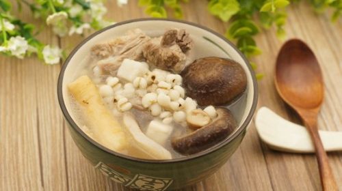 天气渐冷，来碗热腾腾的养生汤粥吧