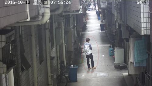 小1