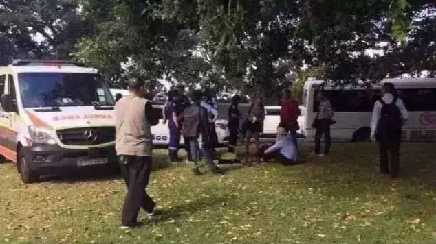 两中国游客在澳便溺被捕续:一老人称患尿频症