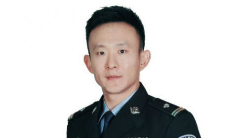 政法群英榜|张平：敢于亮剑，48小时勇擒8毒贩