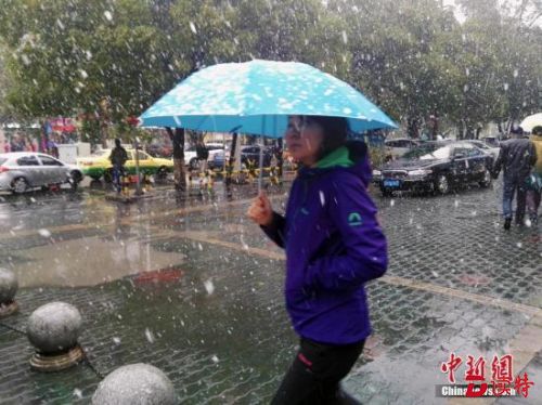 大范围寒潮“来袭” 中国南方局地降温超12℃