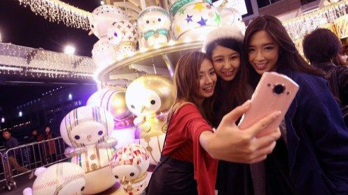 香港10月旅客按年跌2.4% 跌势比此前减慢