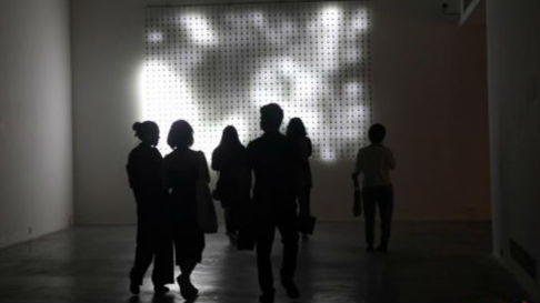 看展|新媒体艺术下的“家庭影院”长啥样？