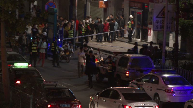 刮碰后发生口角，电动车车主捅死摩托车车主     