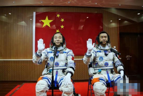  神舟要回家了！景海鹏陈冬进行撤离天宫准备