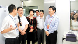 打好打赢防艾战 人大代表冲在前