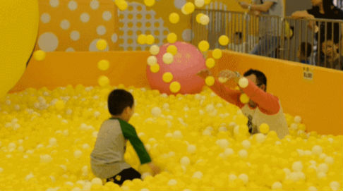 超大波波池,小盆友玩疯了!快来抢票!