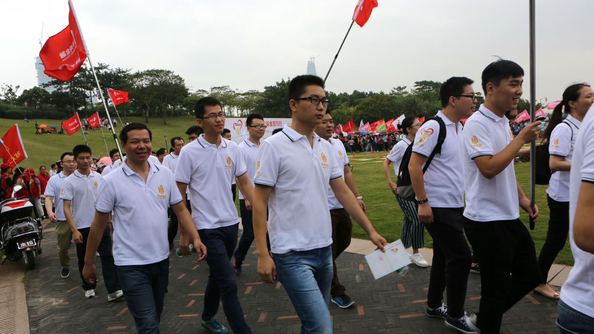 公益金百万行温暖起步 近两千市民为爱行走