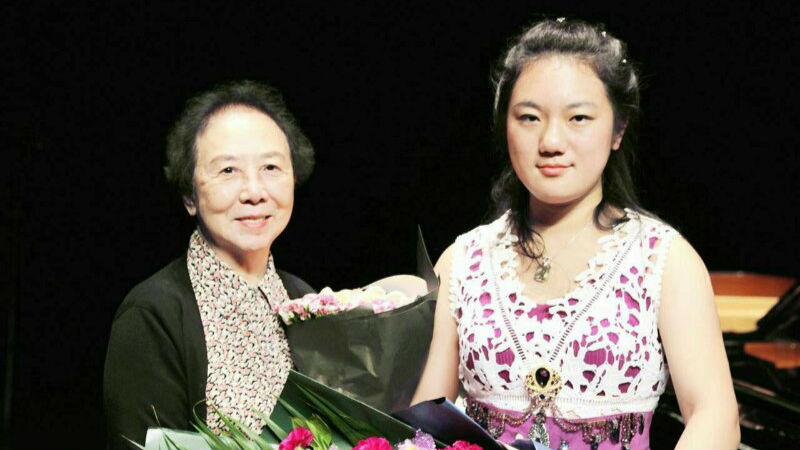 围棋冠军变身钢琴才女 这个福田女孩太牛！