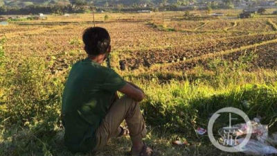 缅北战事再起:46岁农民带百名难民来华