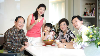 广东常住人口每户平均3.24人，三成家庭有老人