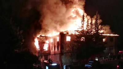 土耳其一高中学生宿舍失火 致12人死亡