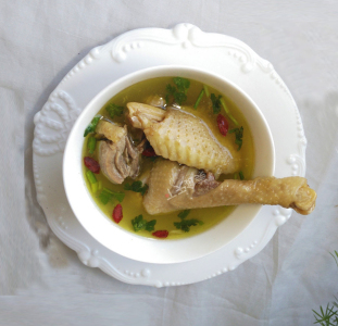美味秘笈|一碗暖身又暖心的清炖土鸡汤怎样做