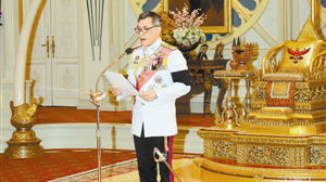 泰国新国王拉玛十世登基 肩负哪些使命？