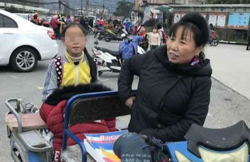暖心！杭州房东养租客两个孩子13年没想回报