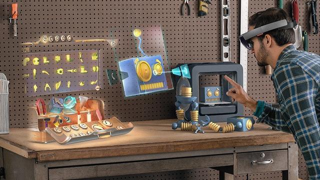 微软宣布HoloLens明年入华 价格或高于2.2万元
