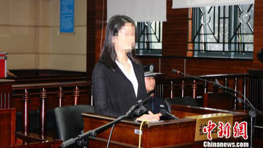女硕士冒用他人身份13年 出国求学还落户上海