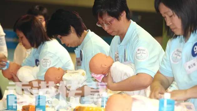 在香港干这行，新手也能月薪3万！
