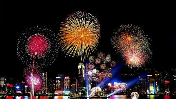 香港除夕烟花倒数贺回归二十周年 规模将扩大