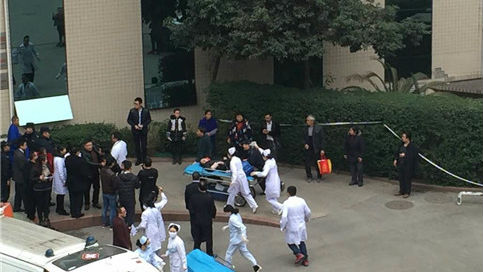 四川巴中发生疑似食物中毒涉及30人 2人死亡 