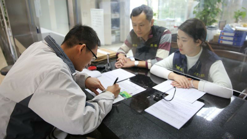 东莞462名工人拿到近千万劳动补偿金